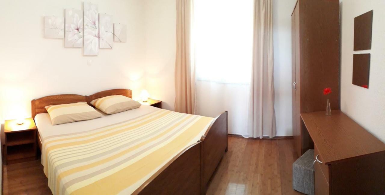 Apartments Golub Cesarica Extérieur photo
