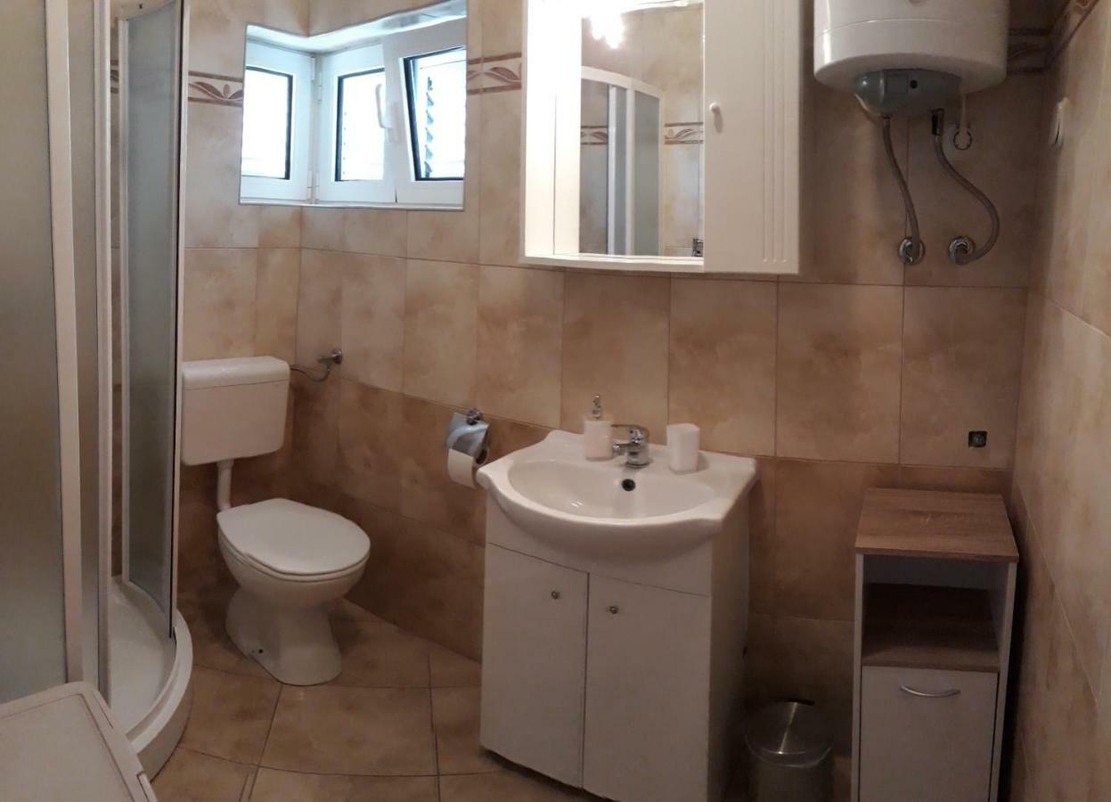 Apartments Golub Cesarica Extérieur photo